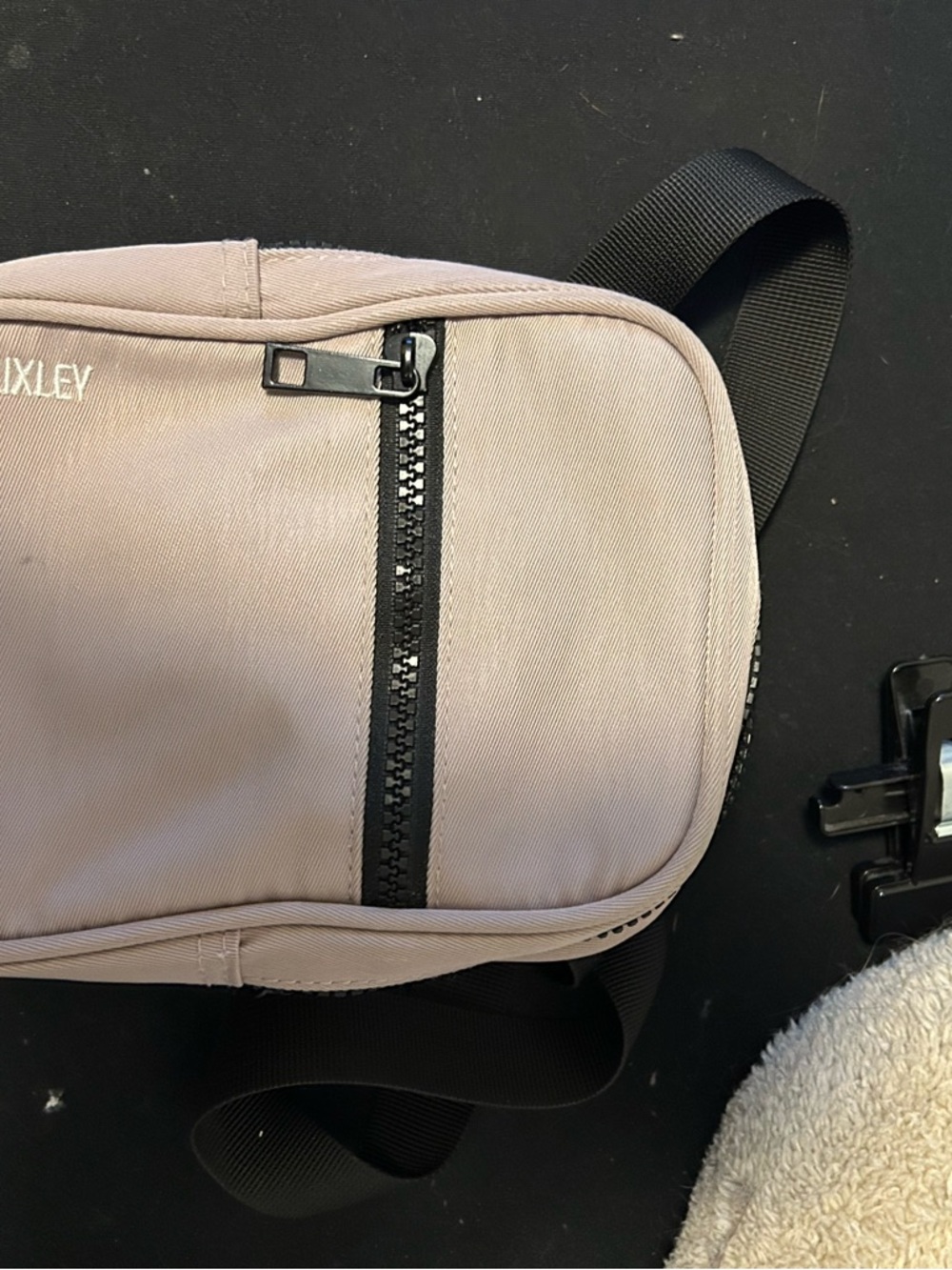 Brixley Crossbody Sling